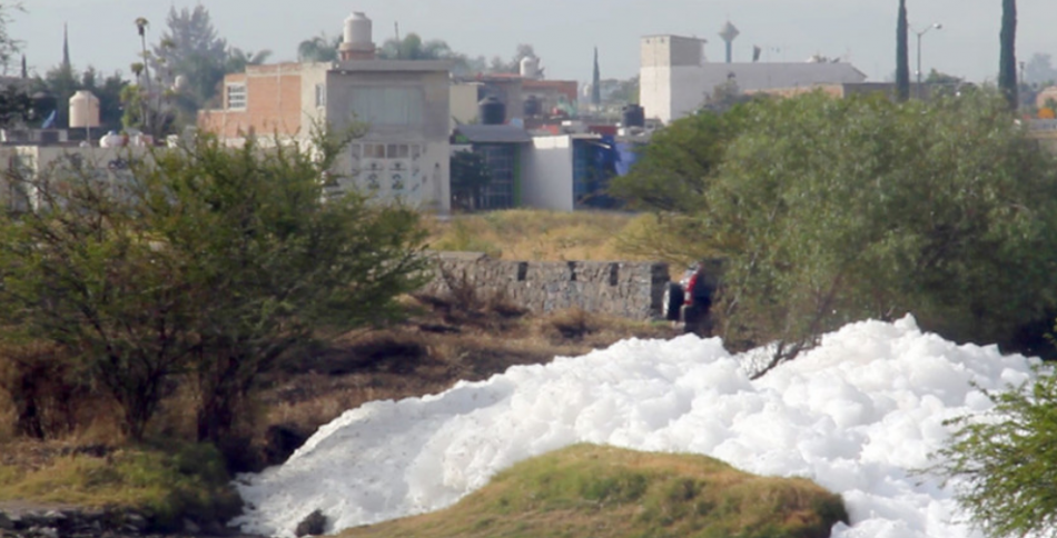 10 años encubriendo el envenenamiento de niños: cómo ocultó México la contaminación de un río por transnacionales